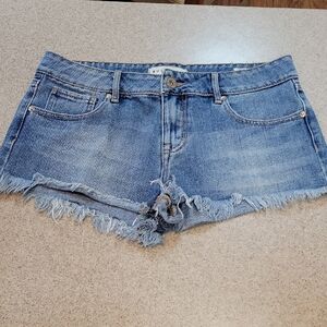 Bullhead Blue Distressed Low Rise Jean Shorts Size 7